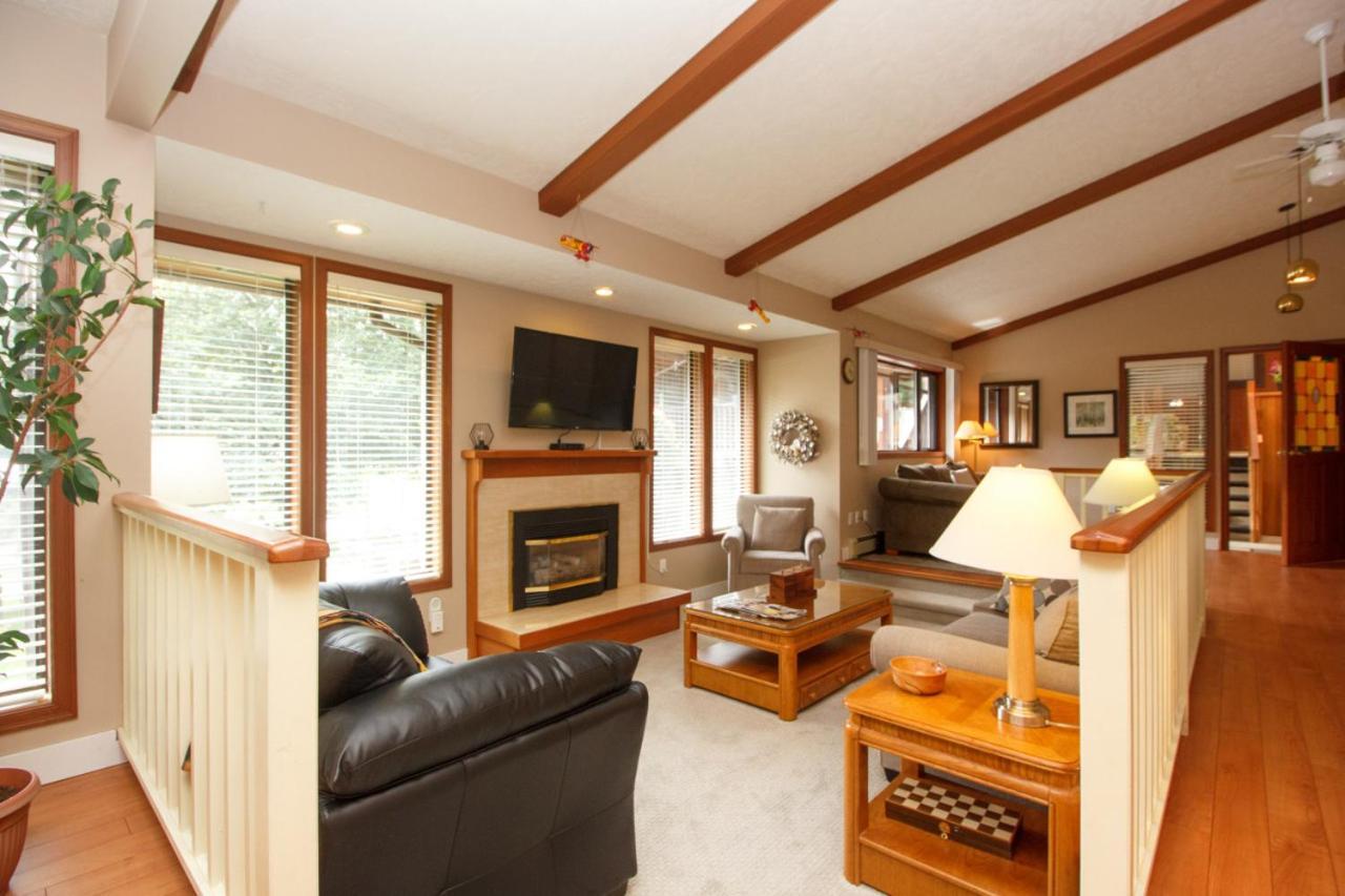Coles Bay Vacation Retreat Villa North Saanich Buitenkant foto