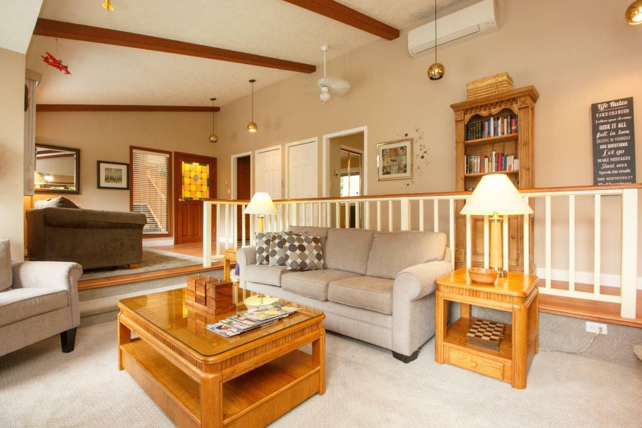 Coles Bay Vacation Retreat Villa North Saanich Buitenkant foto